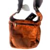 Bolsa feminina modelo Bergamo em couro bovino camurça Tan, alça tiracolo, CC 10xsem juros /Pix 15%desconto